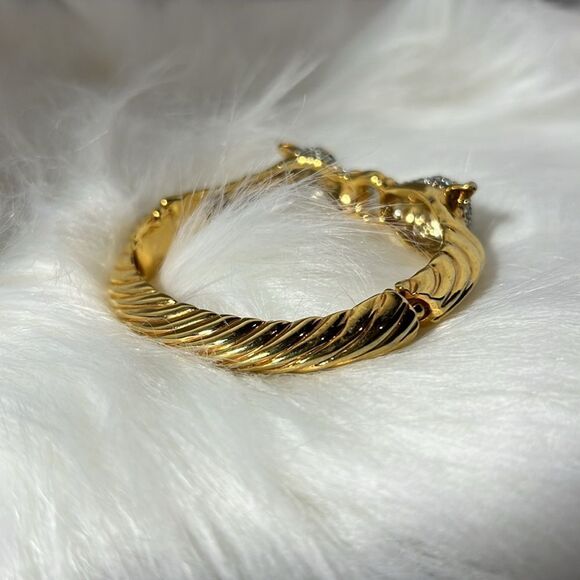 Good Tone Vintage Hinged Bracelet with Rhinestone Jaguars and Green Eyes.WA269 - Picture 2 of 6